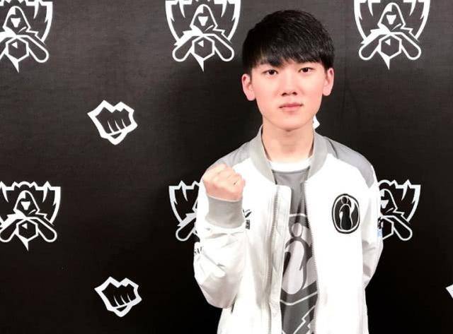 致力于青少 致力于青少