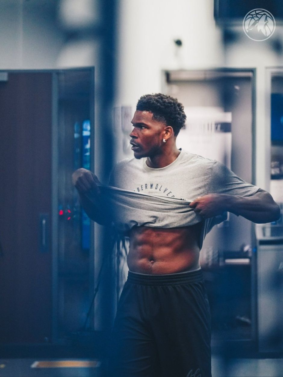 胡金秋牵制 胡金秋牵制