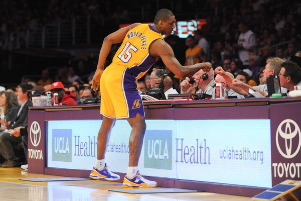 的斜眼与手 的斜眼与手